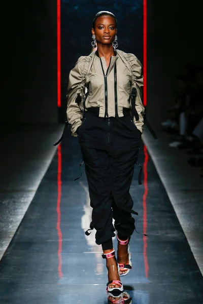 Look 39